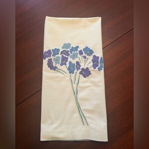 VINTAGE POTTERY BARN EMBROIDERED HYDRANGEA KITCHEN TOWELS | SET OF 2